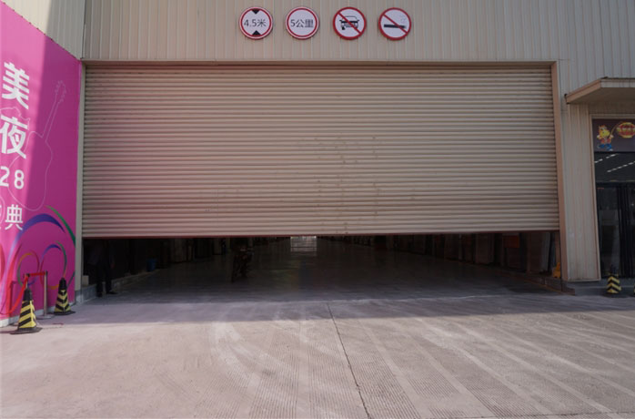 石材文(wén)化(huà)園11.5米白(bái)色抗風(fēng)門(mén)