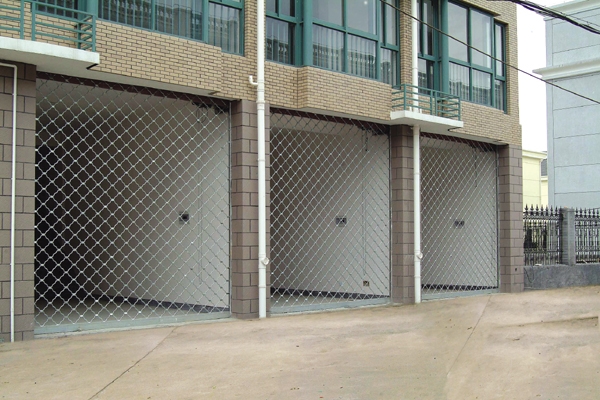 高(gāo)檔不(bù)鏽鋼菱形卷簾門(mén)