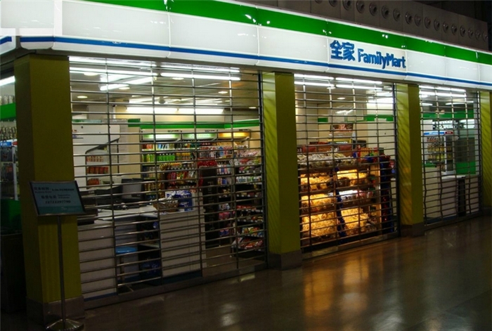 便利店(diàn)不(bù)鏽鋼管子(zǐ)鏈接門(mén)